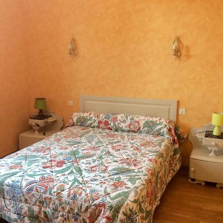 Maison Avec Veranda Proche Du Centre Ville Риньяк Экстерьер фото