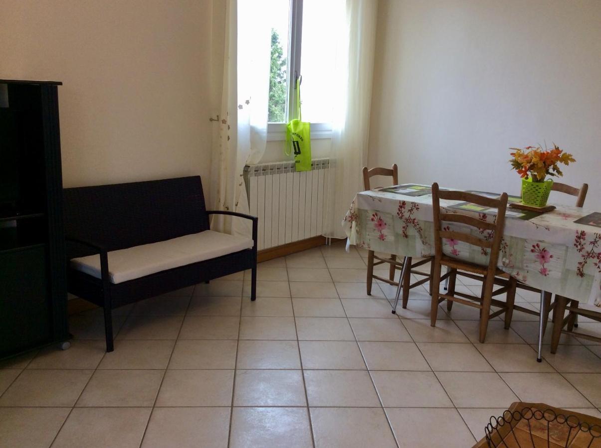 Maison Avec Veranda Proche Du Centre Ville Риньяк Экстерьер фото